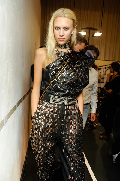 Look 28